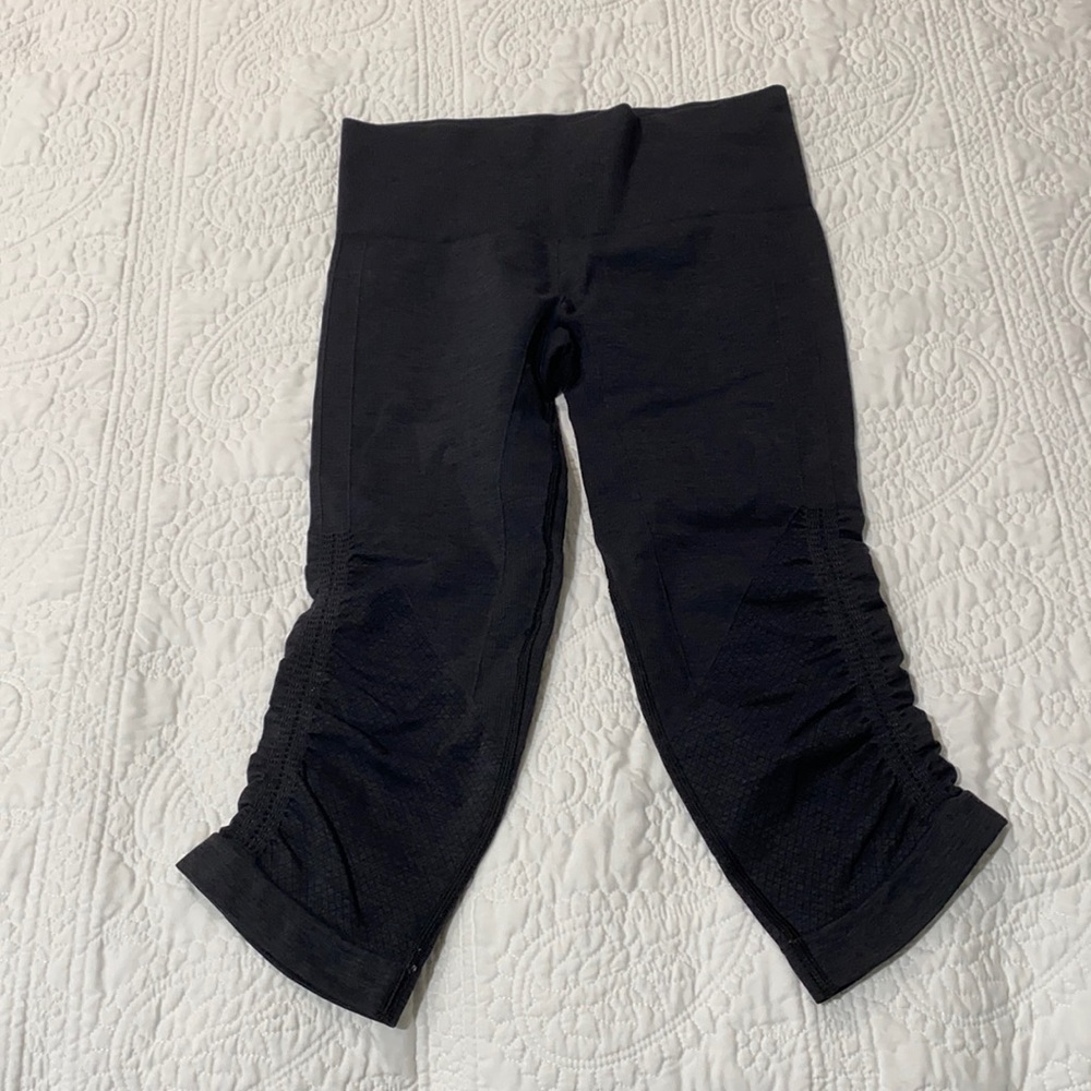 Lululemon cropped leggings.